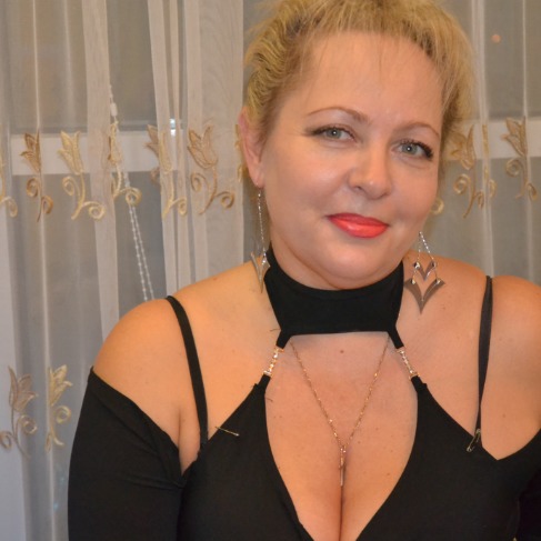 Елена Левина
