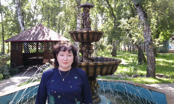 Нина Попова