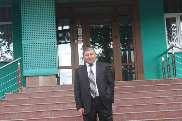 Адам Хакимов