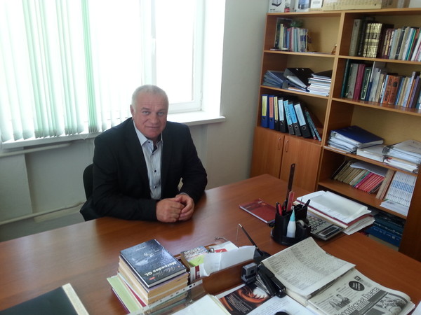 Адам Алханов