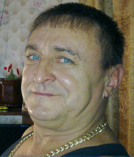 Слава Песик