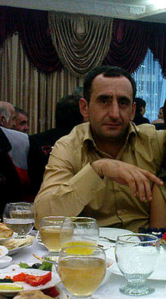 Eduard ***
