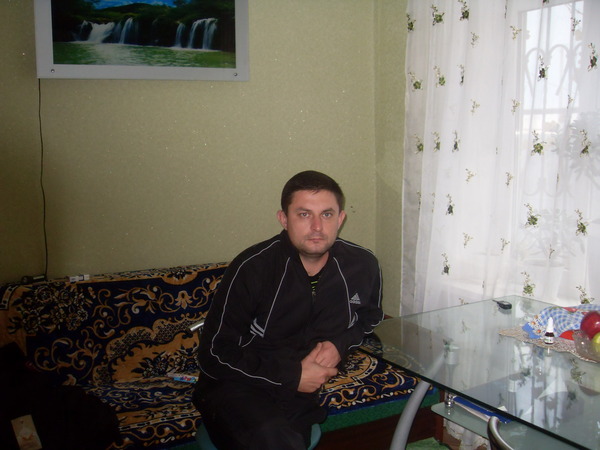 Максим ******