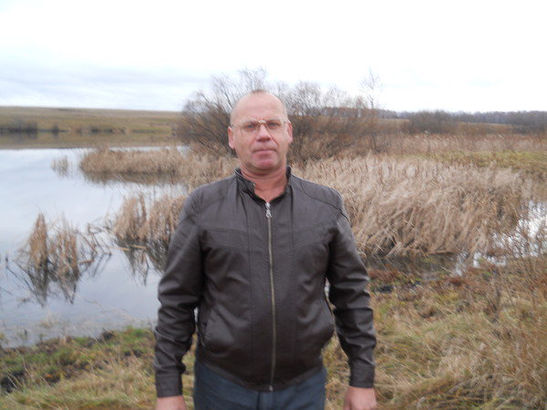 Виктор Неверов