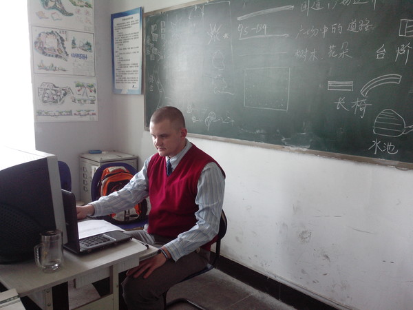 Антон Попов