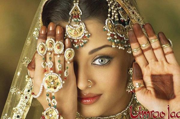 Лора Исаева