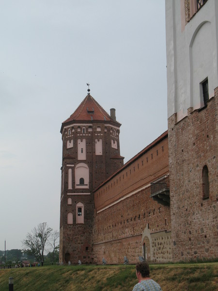 Олег Емельянов