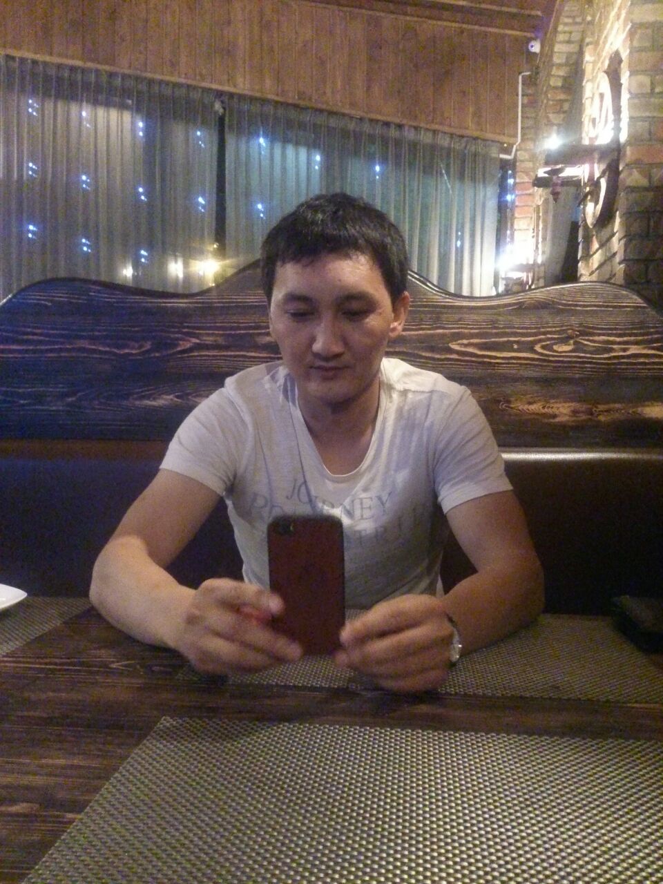 Алмас Абиров