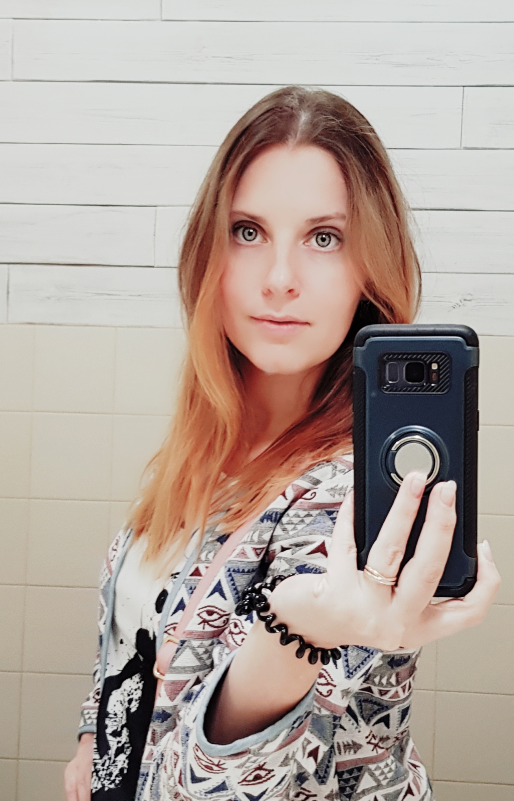 Лена .