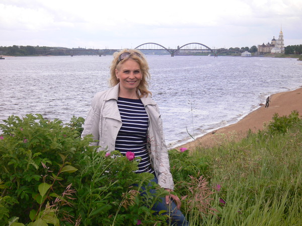 Елена Петрова