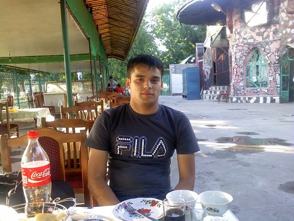 Ikrom Razikov