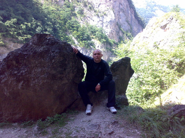 Виталий Басов