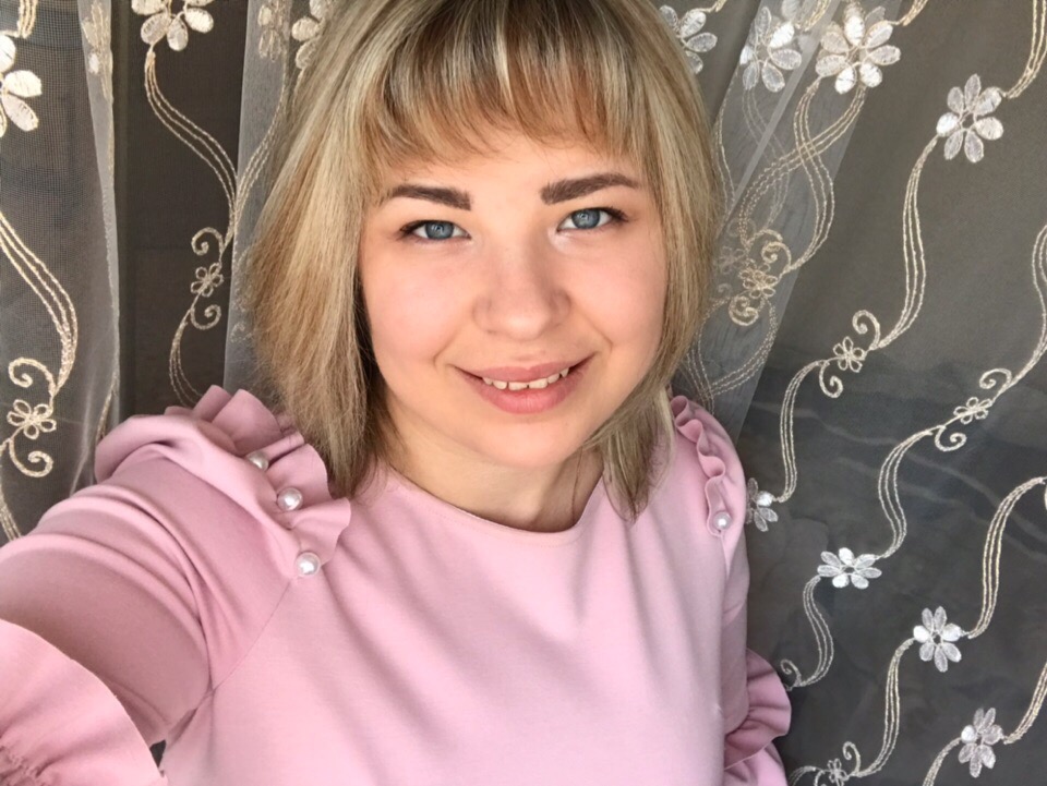 Алена Страхова