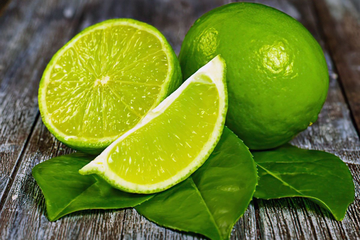 Зеленый лимон польза. Лайм цитрус. Лайм,лимон и цитрус. Зеленый лимон. Красивые фрукты лайм.