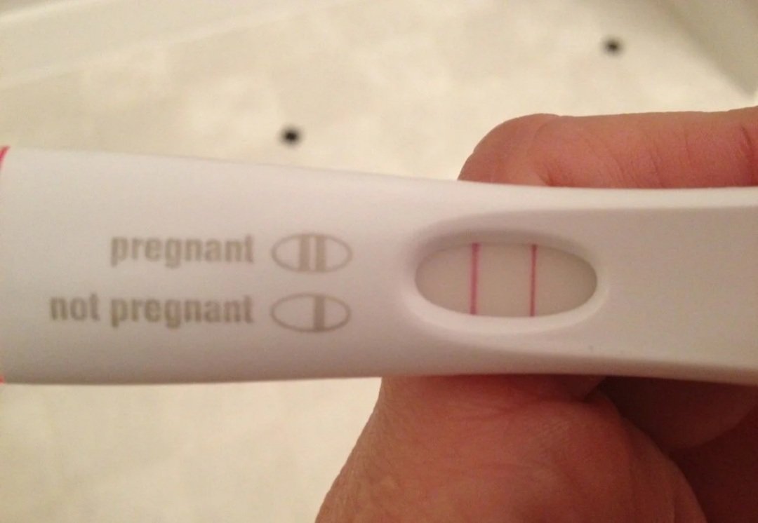 Тест на беременность фото две